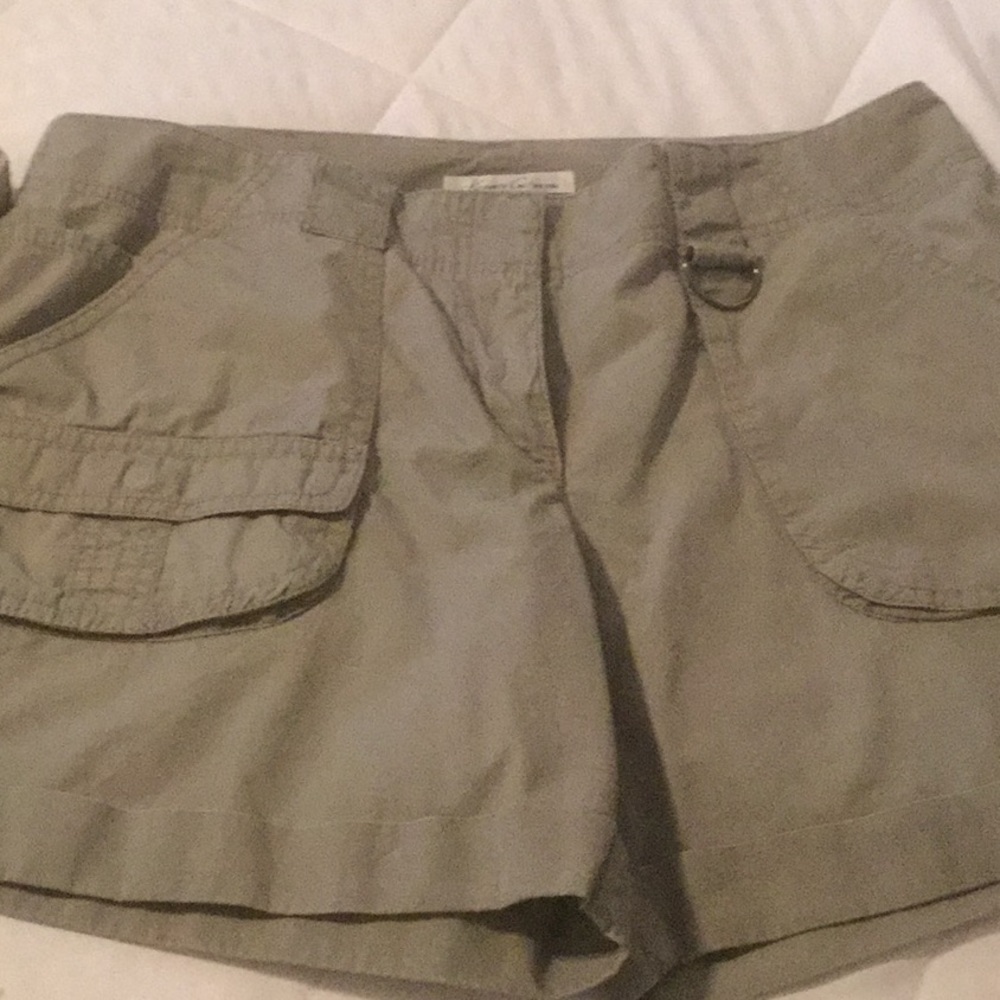 Kenneth Cole Cargo Shorts. - Picture 1 of 8